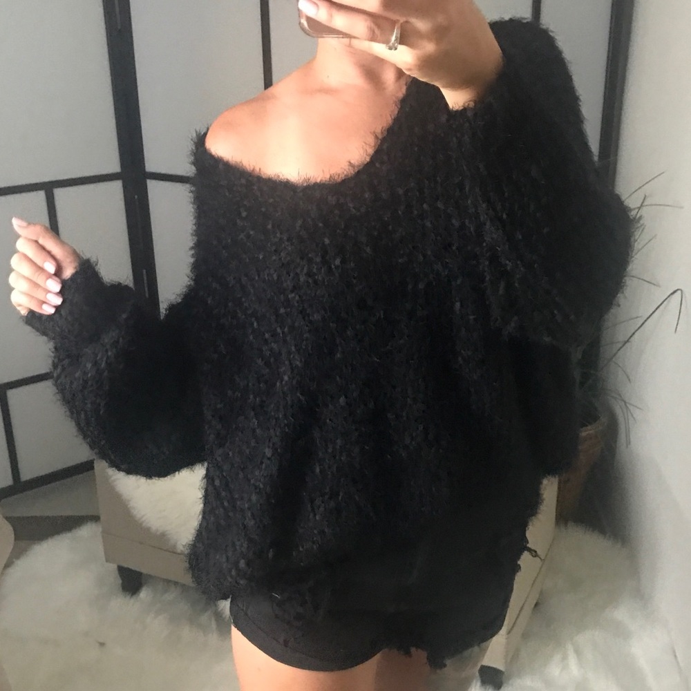 LAST 1οΈβ£ DANA Fuzzy Scoop Back Pullover Sweater - Picture 6 of 8